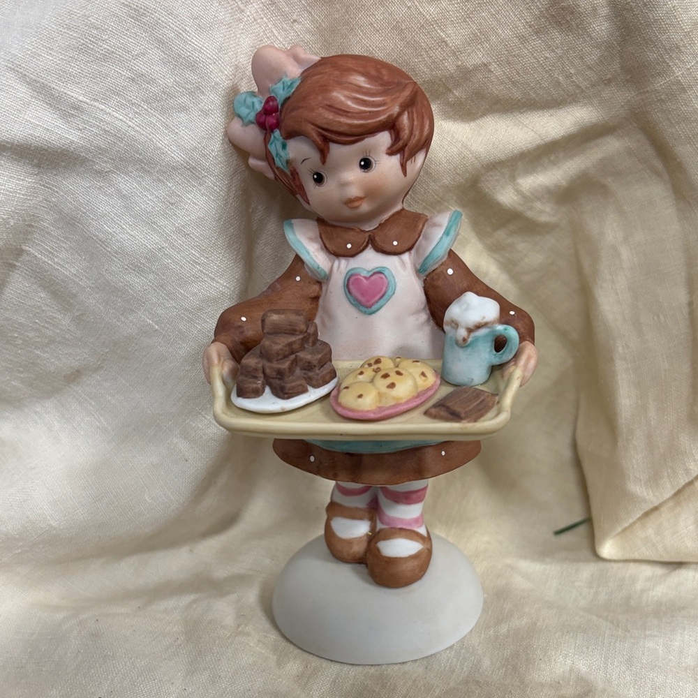 1993 Enesco Sisters & Best Friends figurine "Girl with Tray of Chocolate".